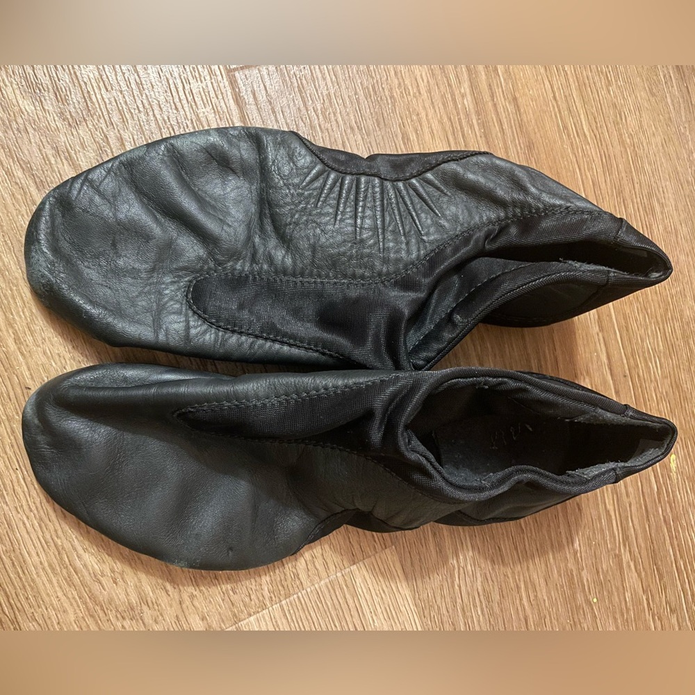 Bloch size 7 jazz dance shoes black used